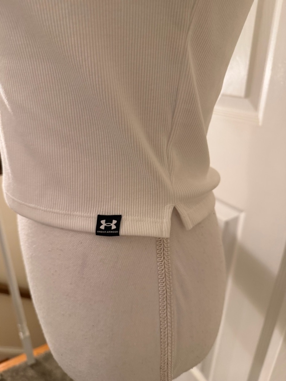 Under Armour Ribbed Fitted Baby Tee NWT! - Picture 9 of 11